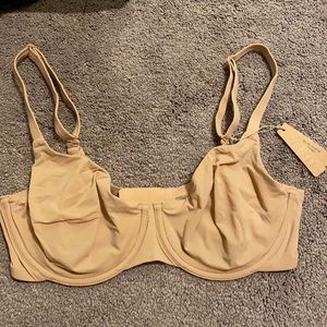 SKIMS FITS EVERYBODY UNLINED UNDERWIRE BRA — brand new!!